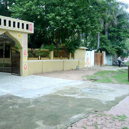 Priyanka Resort Khajurāho Zewnętrze zdjęcie
